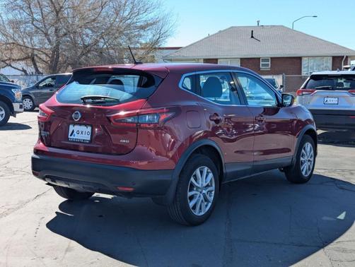 2022 Nissan Rogue Sport S