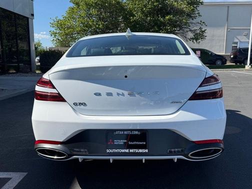 Alta White 2026 Genesis G70 2.5T