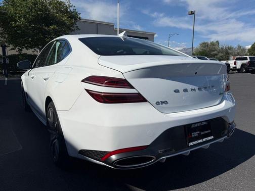 Alta White 2026 Genesis G70 2.5T