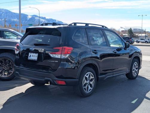 2022 Subaru Forester Premium