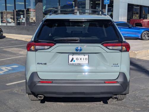 2023 Toyota RAV4 Hybrid XLE Premium