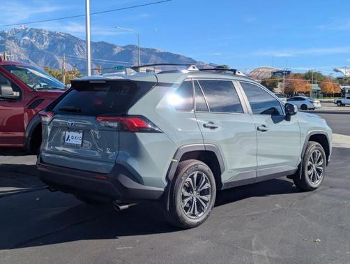 2023 Toyota RAV4 Hybrid XLE Premium