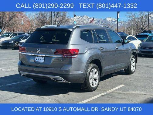 Platinum Gray Metallic 2018 Volkswagen Atlas 3.6L SE