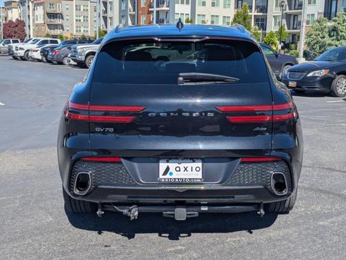 Vik Black 2022 Genesis GV70 2.5T