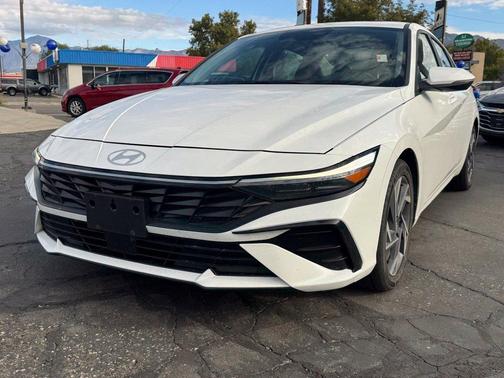 White 2025 Hyundai ELANTRA Limited