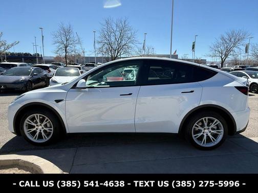 Pearl White Multi 2022 Tesla Model Y Long Range