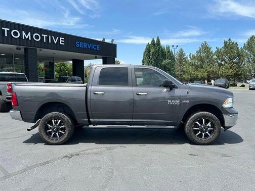 2017 RAM 1500 SLT