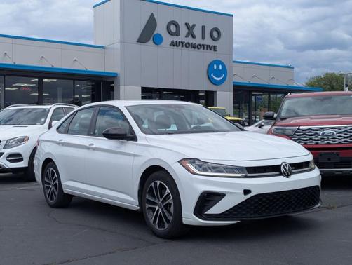 Pure White 2025 Volkswagen Jetta 1.5T Sport