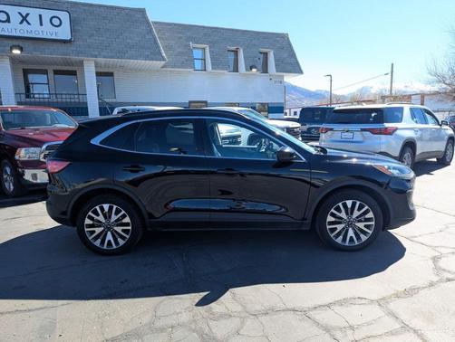2021 Ford Escape Titanium Hybrid