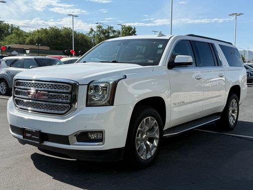 Summit White 2019 GMC Yukon XL SLT