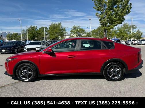 Currant Red 2025 Kia K4
