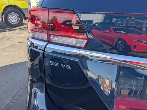 2021 Volkswagen Atlas 3.6 V6 SE w/ Technology R-Line