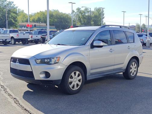 2012 Mitsubishi Outlander ES