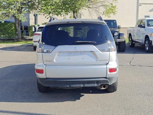 2012 Mitsubishi Outlander ES