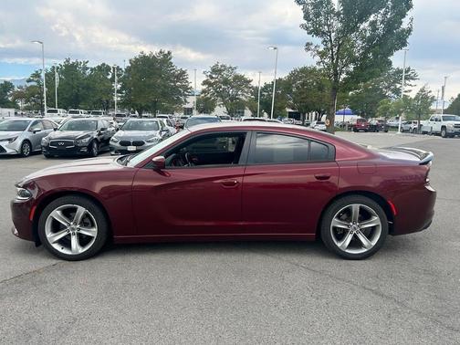 2017 Dodge Charger SE