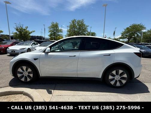 Pearl White Multi 2023 Tesla Model Y Long Range