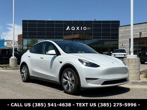 Pearl White Multi 2023 Tesla Model Y Long Range