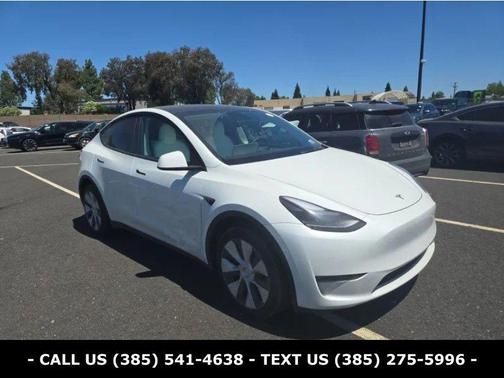 Pearl White Multi 2023 Tesla Model Y Long Range