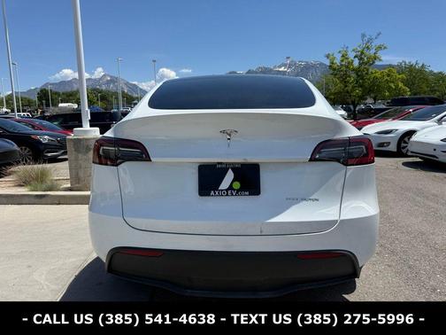Pearl White Multi 2023 Tesla Model Y Long Range