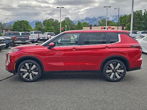 2025 Mitsubishi Outlander SE