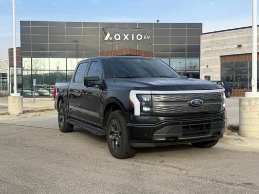 2023 Ford F-150 Lightning LARIAT