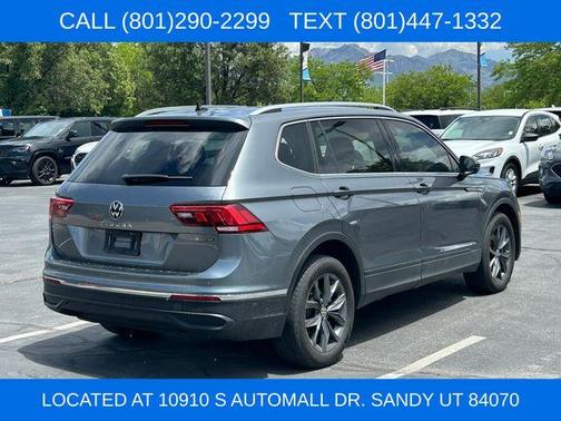 Platinum Gray Metallic 2022 Volkswagen Tiguan 2.0T SE