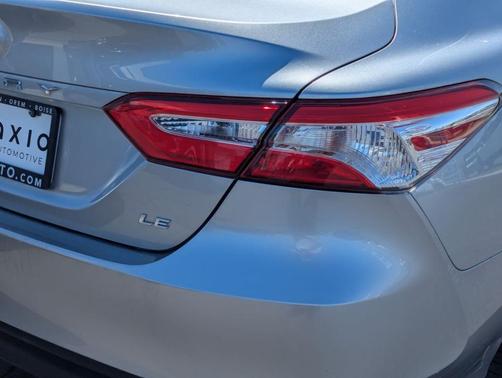Celestial Silver Metallic 2018 Toyota Camry LE