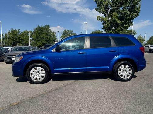 Blue Streak Pearlcoat 2015 Dodge Journey SE