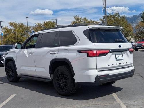 2023 Toyota Sequoia SR5