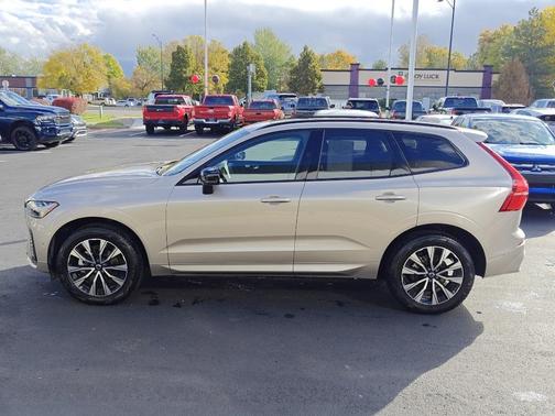 2025 Volvo XC60 B5 Plus