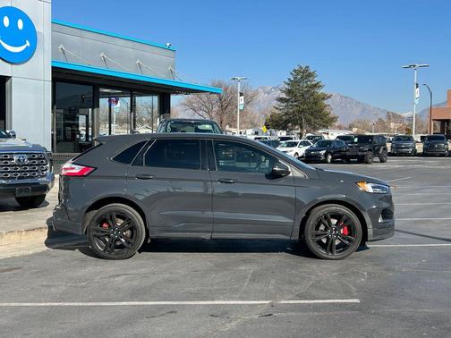 2021 Ford Edge ST