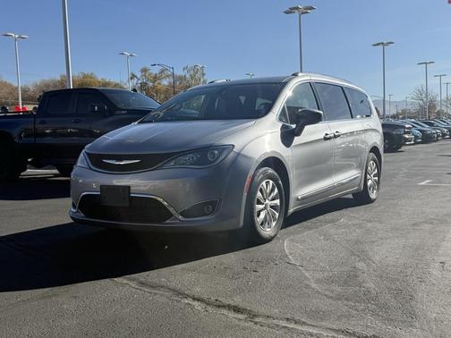 2018 Chrysler Pacifica Touring-L