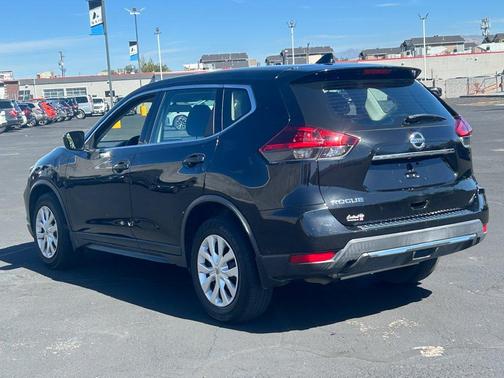 Magnetic Black 2018 Nissan Rogue S