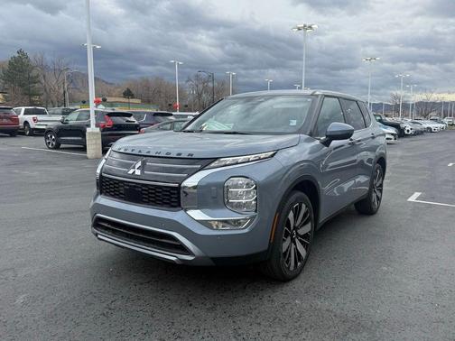 2026 Mitsubishi Outlander SE