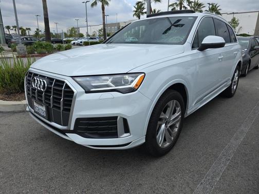 2023 Audi Q7 45 Premium