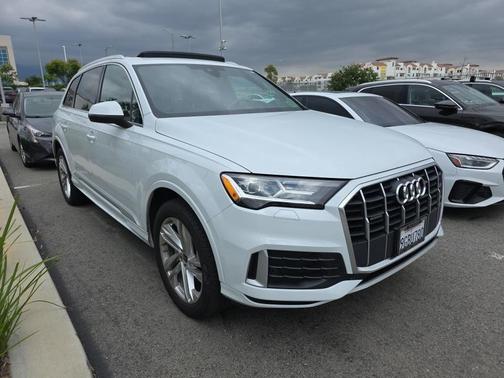 2023 Audi Q7 45 Premium
