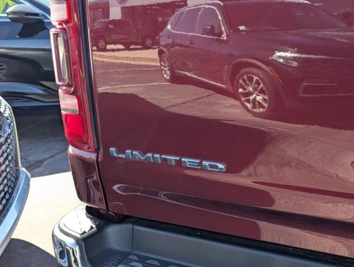 Delmonico Red Pearlcoat 2022 RAM 1500 Limited
