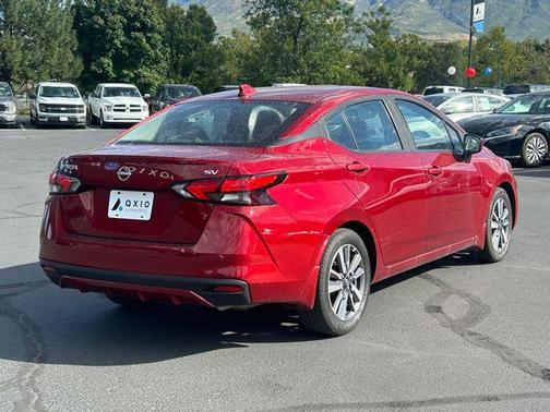 Scarlet Ember 2023 Nissan Versa 1.6 SV