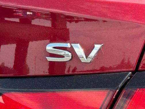 Scarlet Ember 2023 Nissan Versa 1.6 SV
