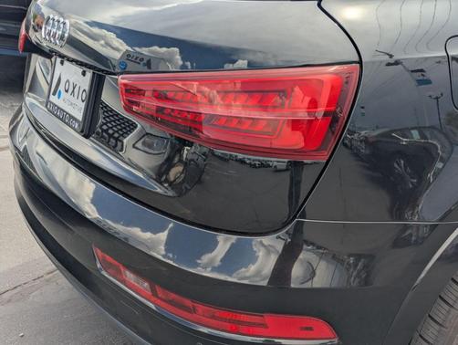 Mythos Black Metallic 2018 Audi Q3 2.0T Premium Plus
