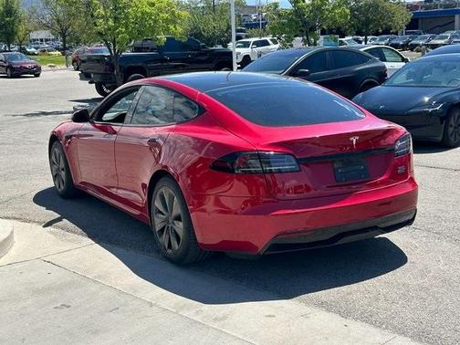 2022 Tesla Model S Plaid