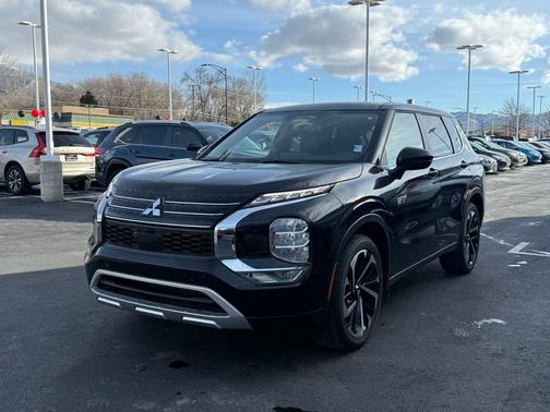 2025 Mitsubishi Outlander PHEV SE