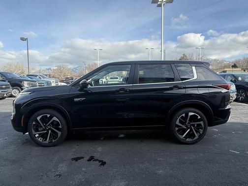 2025 Mitsubishi Outlander PHEV SE