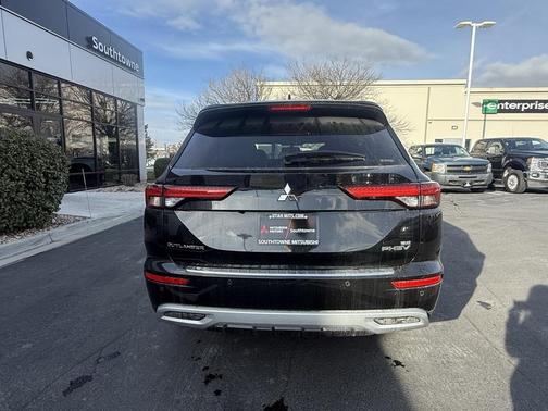 2025 Mitsubishi Outlander PHEV SE