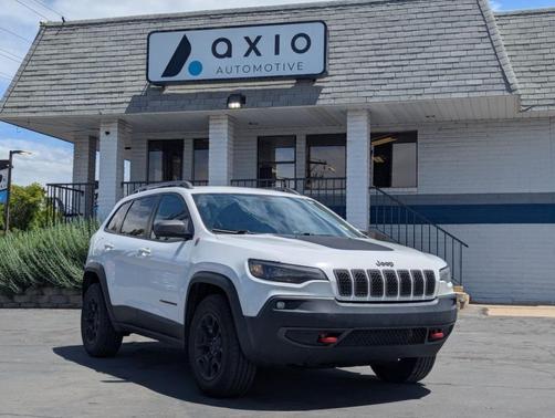 Bright White Clearcoat 2019 Jeep Cherokee Trailhawk