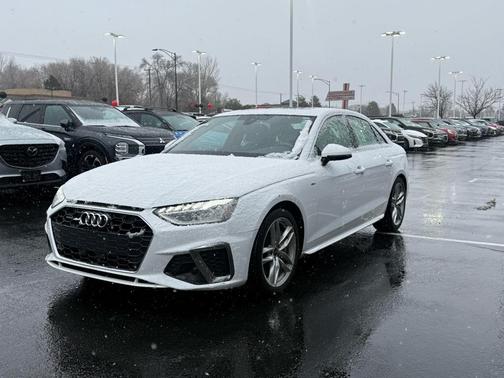 2024 Audi A4 45 S line quattro Premium