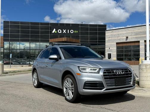 Florett Silver Metallic 2019 Audi Q5 2.0T Premium Plus