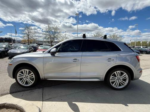 Florett Silver Metallic 2019 Audi Q5 2.0T Premium Plus