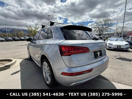 Florett Silver Metallic 2019 Audi Q5 2.0T Premium Plus
