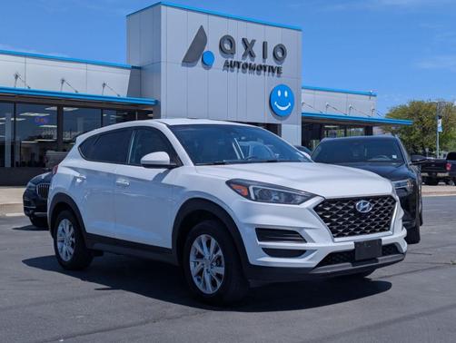 Dazzling White 2019 Hyundai TUCSON SE